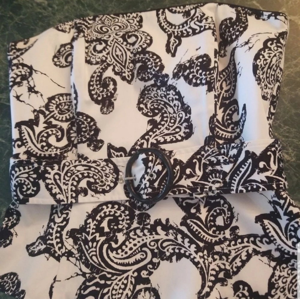 White House|Black Market White Paisley Bustier sz2